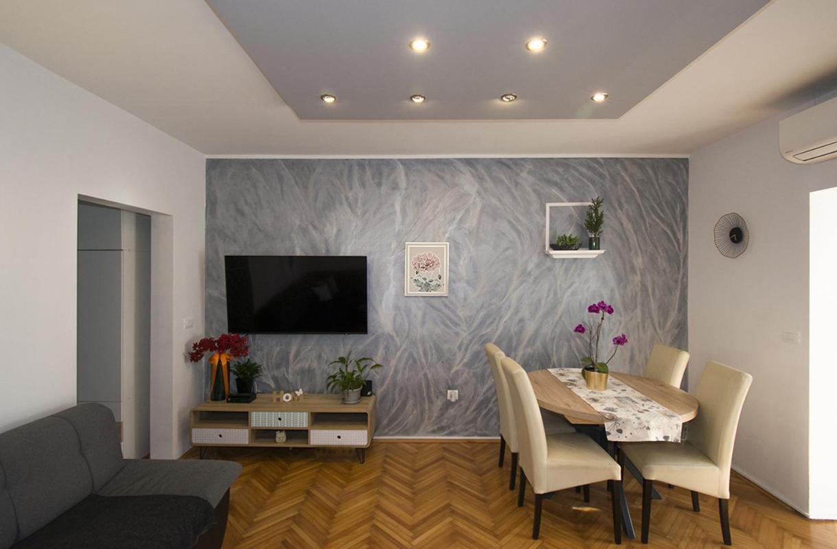Apartment Edera, Near The Town In A Quiet Location Ровинь Экстерьер фото