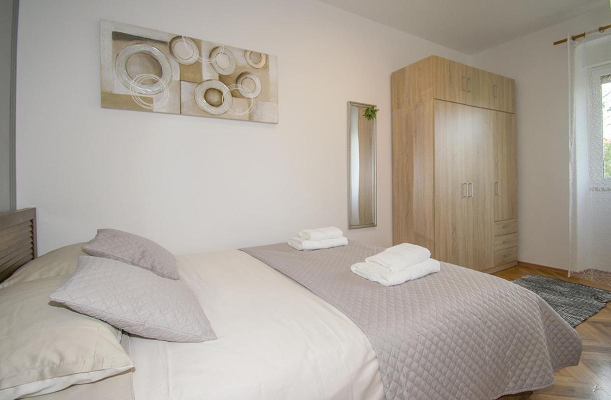 Apartment Edera, Near The Town In A Quiet Location Ровинь Экстерьер фото