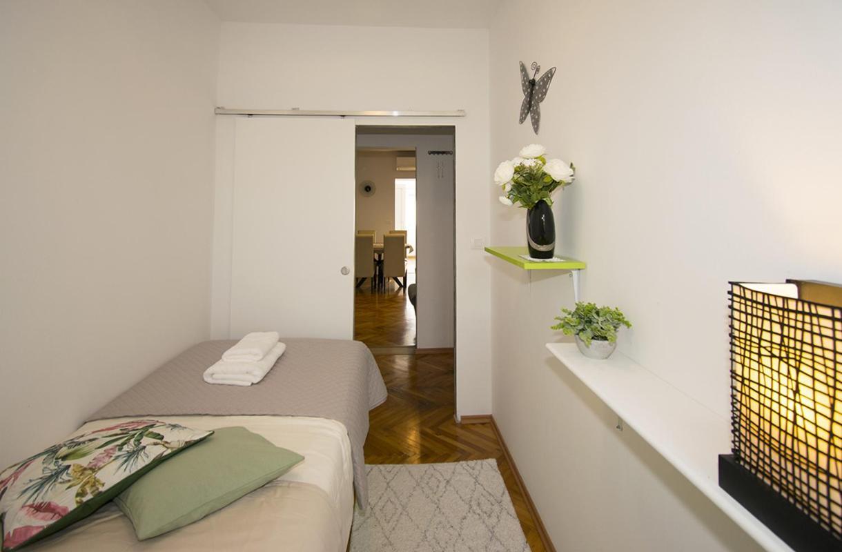 Apartment Edera, Near The Town In A Quiet Location Ровинь Экстерьер фото