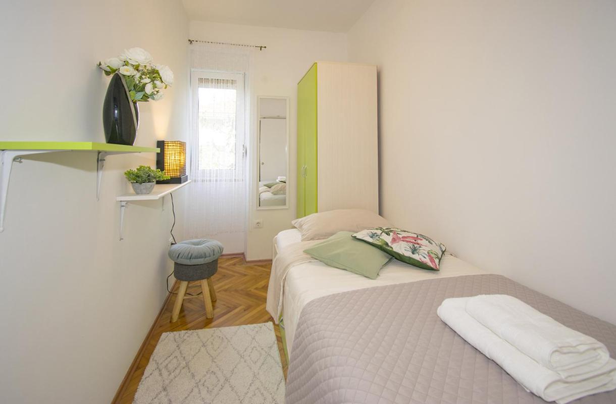 Apartment Edera, Near The Town In A Quiet Location Ровинь Экстерьер фото